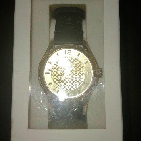 Elegant Coach Ladies Watch main image 2